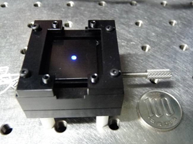 産総研，LED励起光源を用いた超小型蛍光検出デバイスを開発