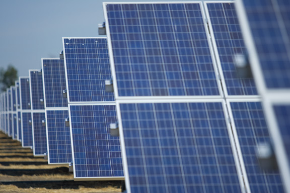 NEDO，太陽光発電普及のための「維持管理の低コスト化」「多用途化」「リサイクル」プロジェクトを開始