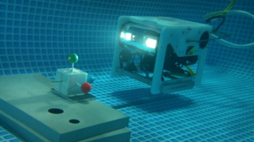 岡山大ら，自律制御型水中ロボットを開発