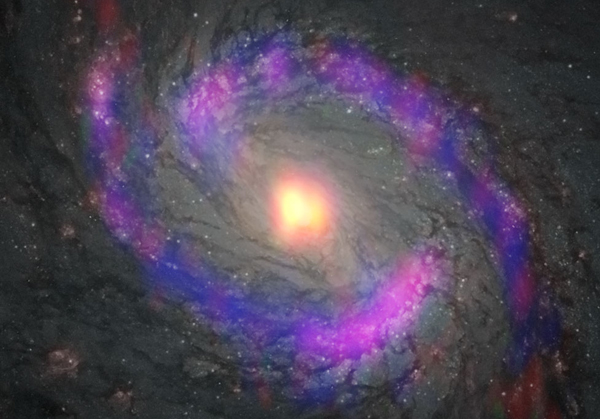 国立天文台ら，巨大ブラックホールの周囲に有機分子が集中して存在することを発見