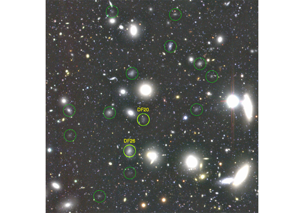 国立天文台ら，854個の「超暗黒銀河」をアーカイブで発見