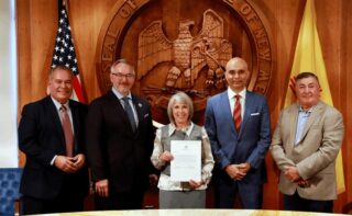富士通、米ニューメキシコ州と量子コンピューティング研究センター拠点を設立へ